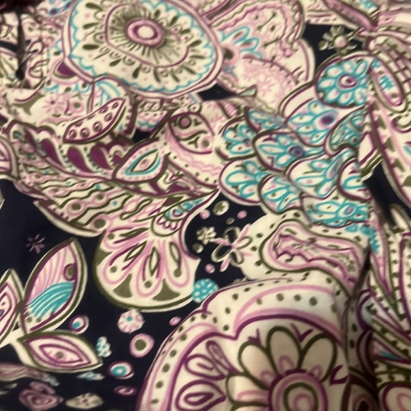 🟡Girls size 6 shirt - Picture 2 of 3